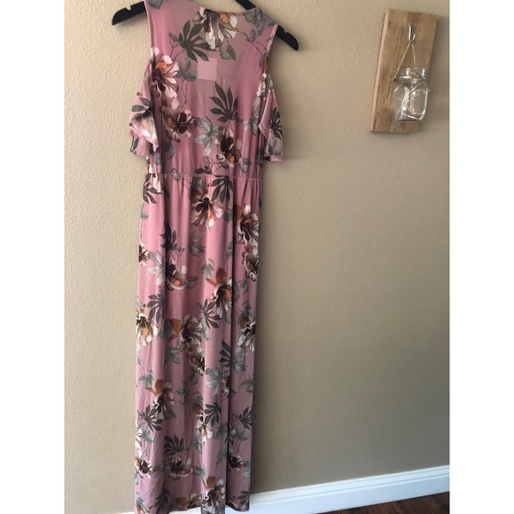 Floral print ruffle cold shoulder maxi dre… - Picture 3 of 3
